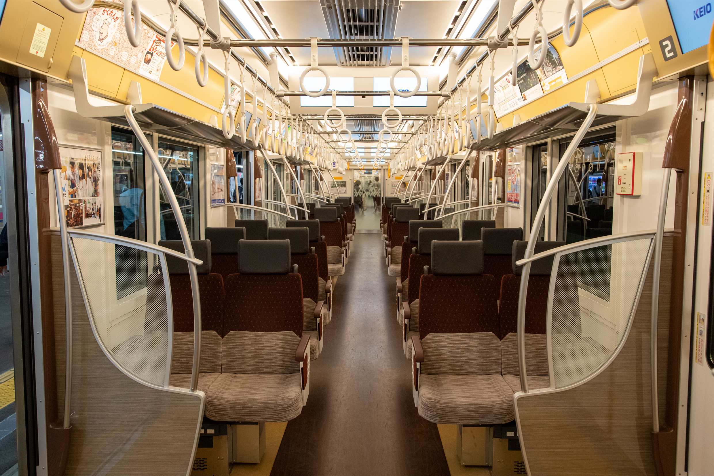 京王電鉄 5000系「京王ライナー」「Mt.TAKAO」 | おでかけライフ