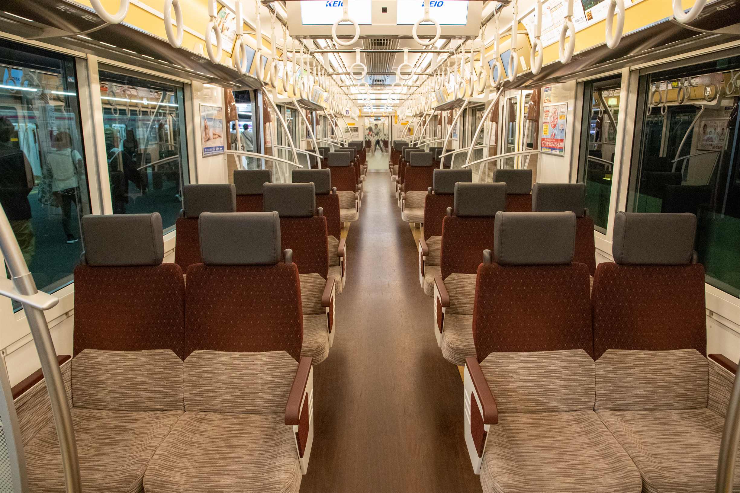 京王電鉄 5000系「京王ライナー」「Mt.TAKAO」 | おでかけライフ