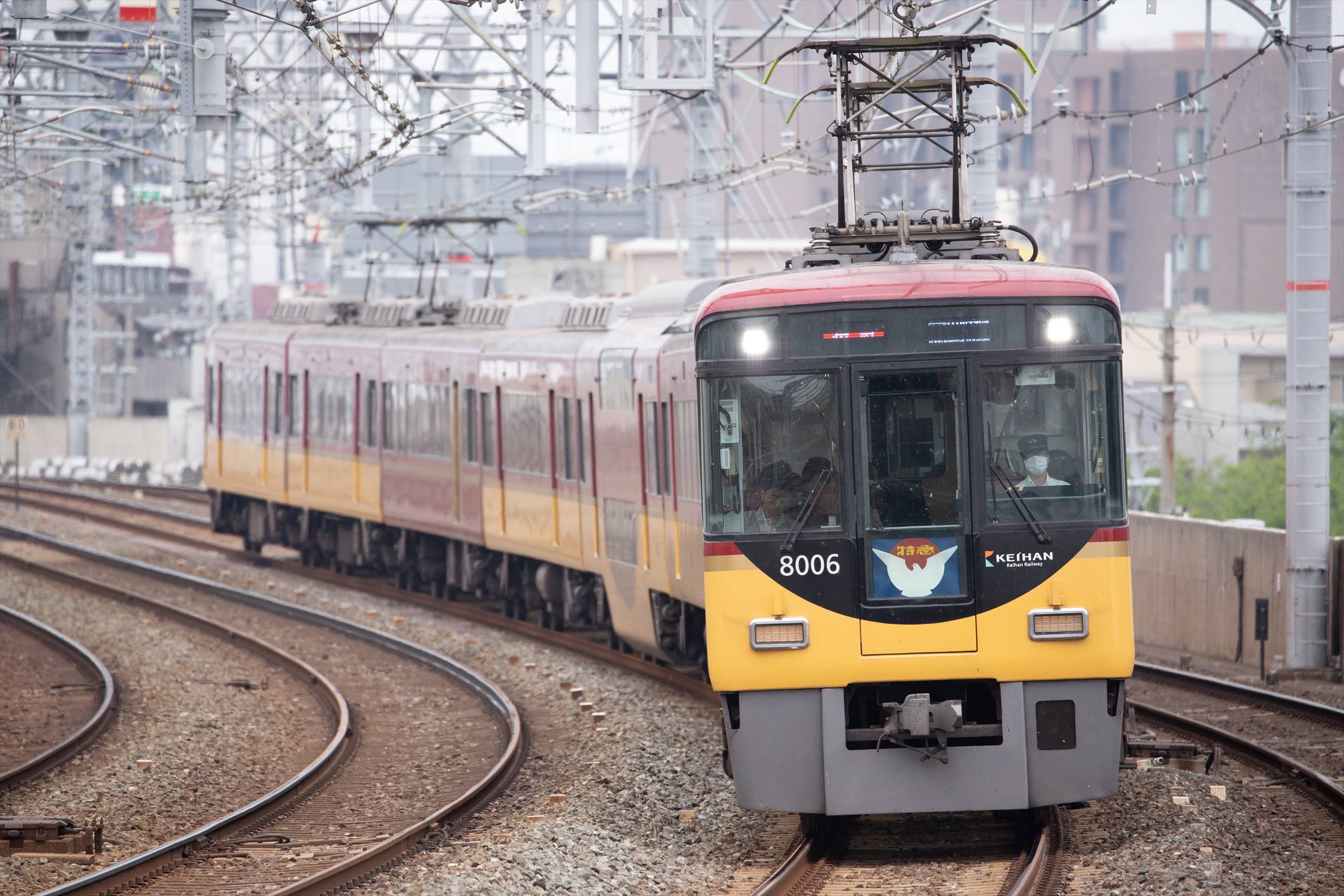 keihan_8000_002.jpg